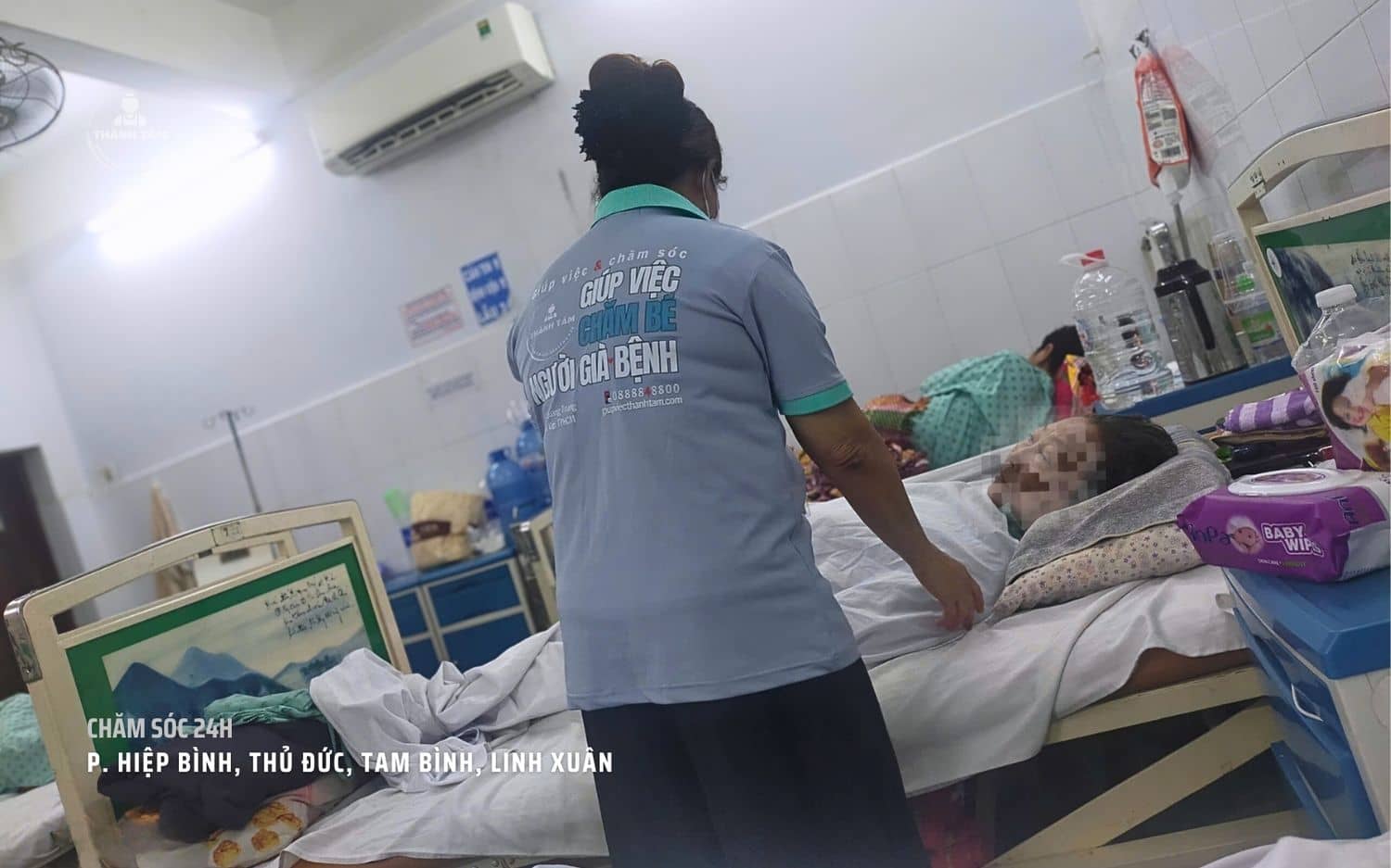 Túc trực ngày đêm bênh giường bệnh Đa khoa Thủ Đức