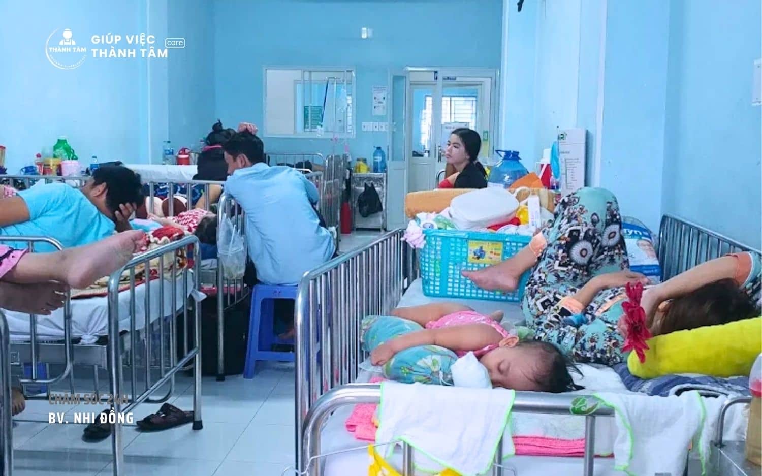 Con trẻ nằm viện, nổi lo không của riêng ai