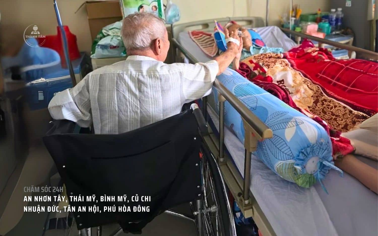 Ông bà nằm viện Xuyên Á - Củ Chi - ai sẽ túc trực chăm sóc?
